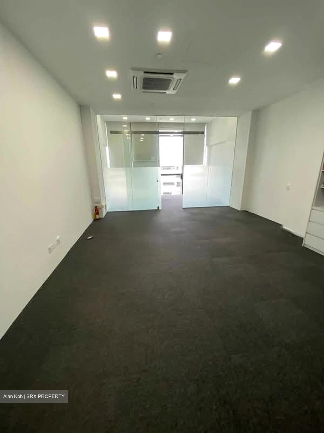 High Street Centre (D6), Office #540500361